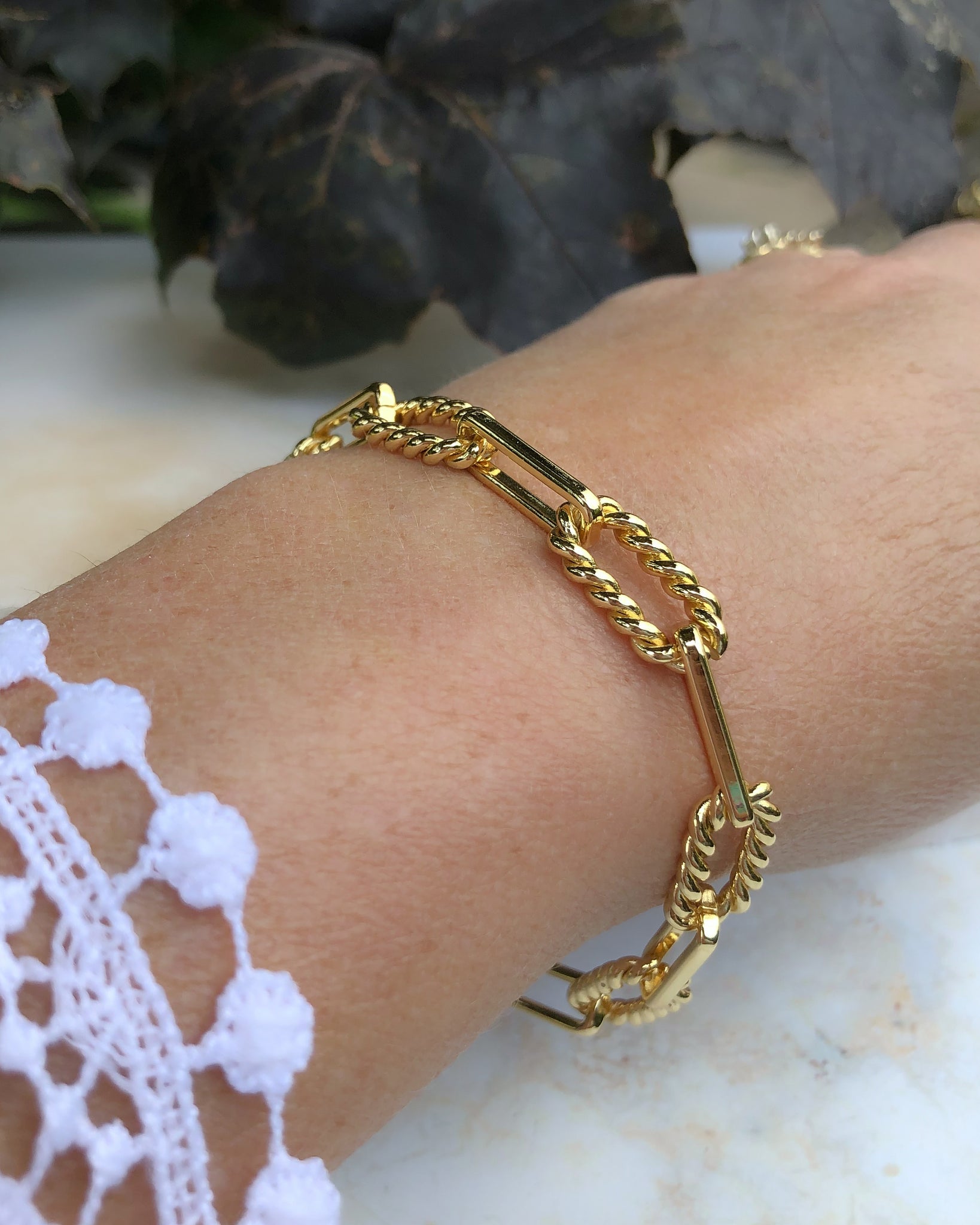 Medium Weight Gold Chain Bracelet with Magnet Clasp